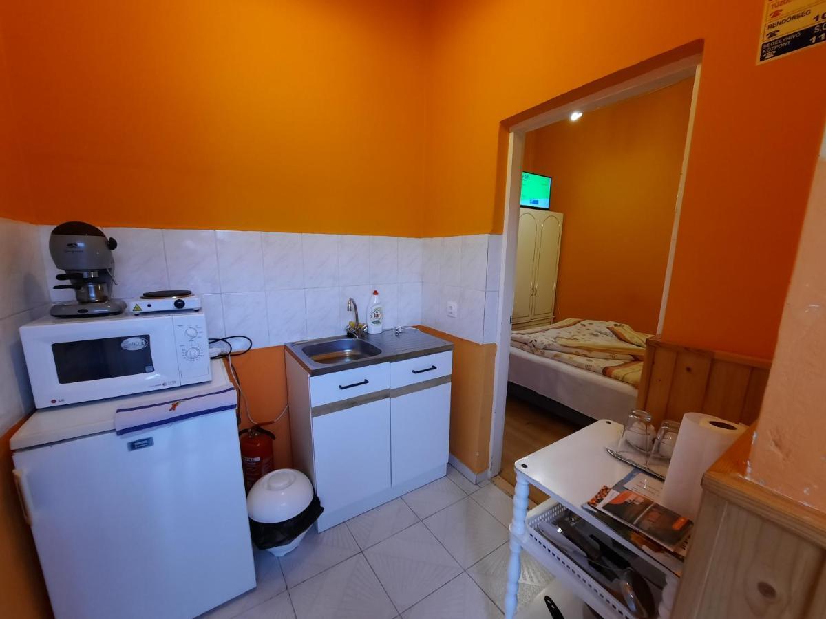 Gloria Apartman Gyula Exteriör bild
