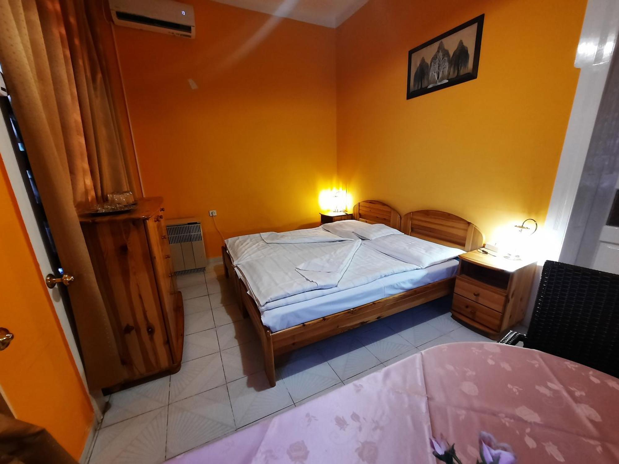 Gloria Apartman Gyula Exteriör bild